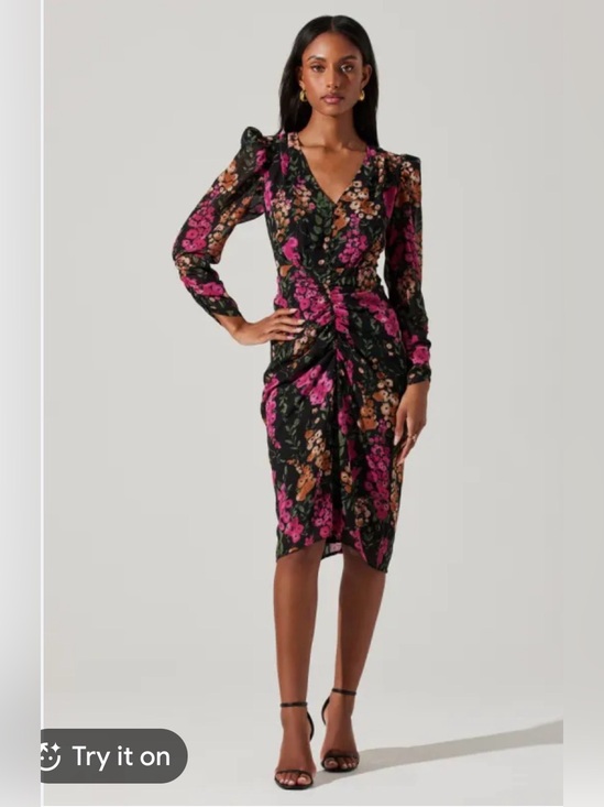 Astr Dresses & Skirts - Astr Floral Ruched V-Neck Midi Dress - Black, Pink, Brown